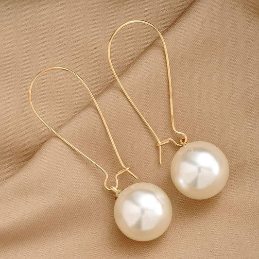 Lola Pearl Earring